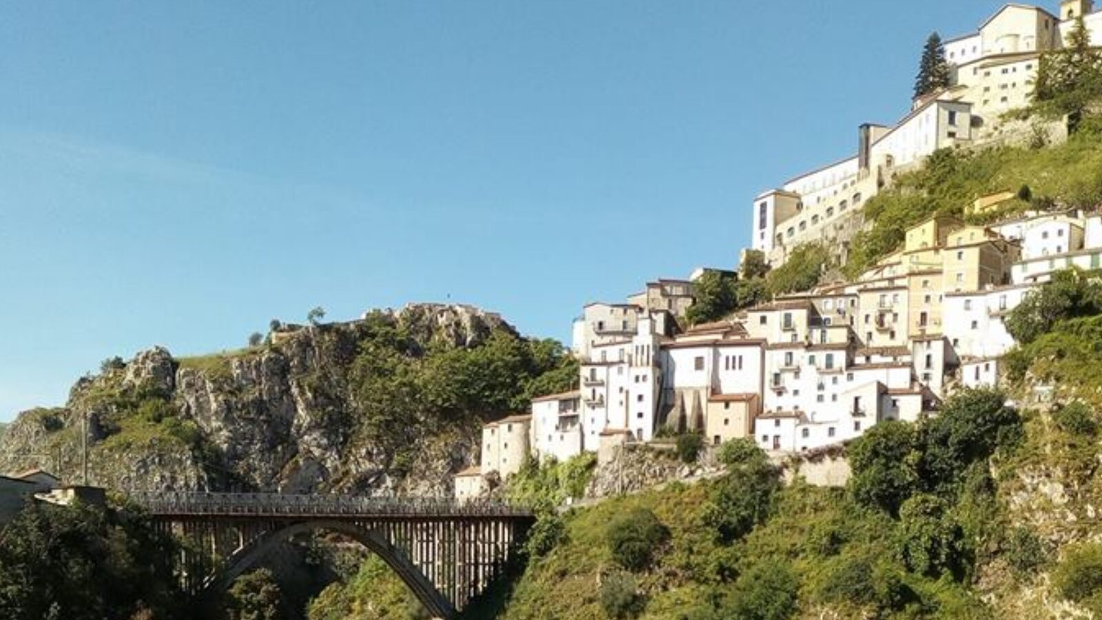 Il centro storico e il Borgo Pianello — immagine 1
