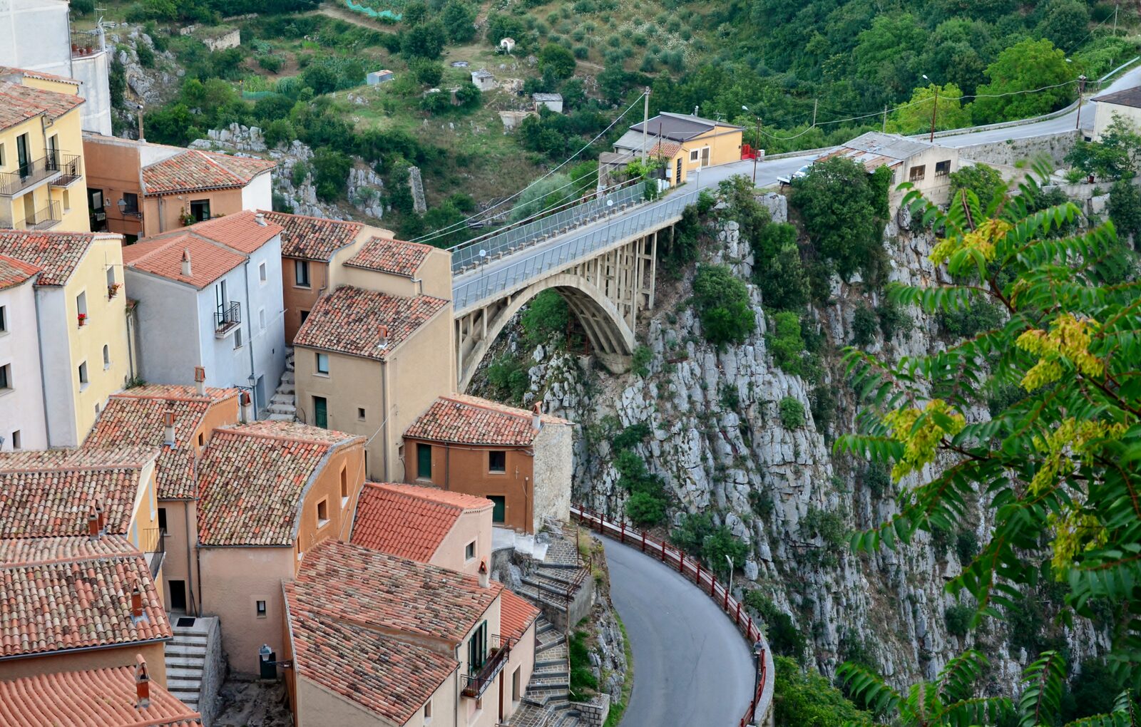 Il centro storico e il Borgo Pianello — immagine 3